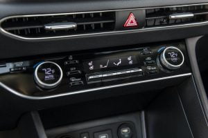 2020-Hyundai-Sonata-Hybrid-6