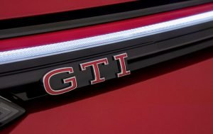 2020-VW-Golf-GTI-19