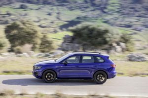 2020-vw-touareg-r-phev-11