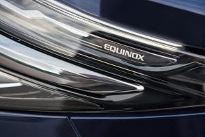 2021-Chevrolet-Equinox-Premier-9