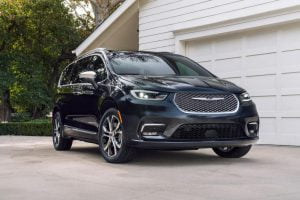 2021-Chrysler-Pacifica-10