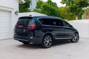 2021-Chrysler-Pacifica-13