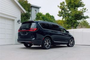 2021-Chrysler-Pacifica-14
