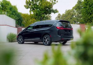 2021-Chrysler-Pacifica-15
