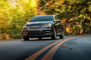 2021-Chrysler-Pacifica-18