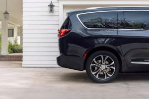 2021-Chrysler-Pacifica-33