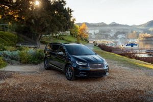 2021-Chrysler-Pacifica-6