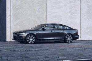 2021-Volvo-S90-hybrid-in-Platinum-Grey-3