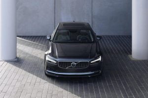 2021-Volvo-S90-hybrid-in-Platinum-Grey-4