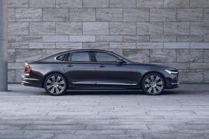2021-Volvo-S90-hybrid-in-Platinum-Grey-6