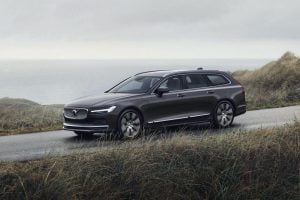 2021-Volvo-S90-hybrid-in-Platinum-Grey-9