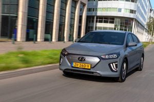 6bdffbd7-2020-hyundai-ioniq-electric-2
