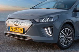6e8cb3e6-2020-hyundai-ioniq-electric-11
