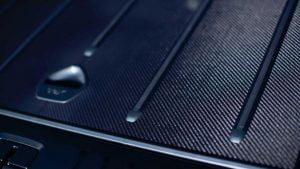 Aston-Martin-DBX-Q-3