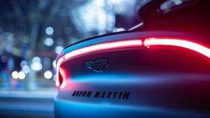 Aston-Martin-DBX-Q-8