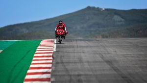 Ducati-Superleggera-V4-13