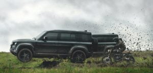 Land-Rover-Defender-stunts-No-Time-To-Die-3