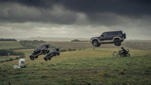 Land-Rover-Defender-stunts-No-Time-To-Die-6