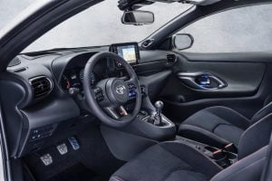 2020-toyota-gr-yaris-17