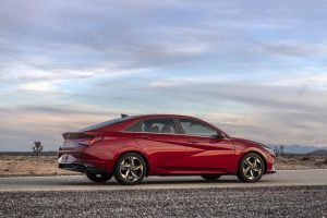 2021-Hyundai-Elantra-3-1