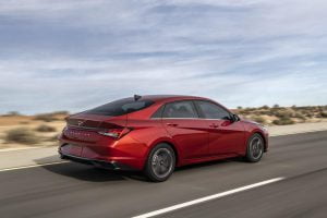 2021-Hyundai-Elantra-9-1