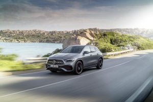 2021-Mercedes-Benz-GLA-4_1