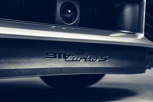 2021-Porsche-911-Turbo-S-19