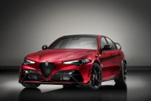 Alfa-Romeo-Giulia-GTA-GTAm-1-1
