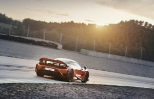 McLaren-765LT_Track_01
