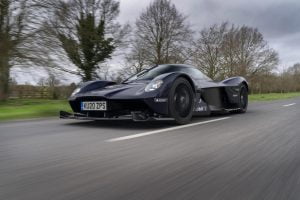 aston-martin-valkyrie-08