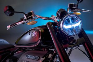 2020-BMW-R-18-61