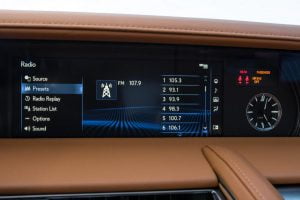2021-Lexus-LC-037