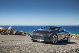 2021-Lexus-LC-500h-010