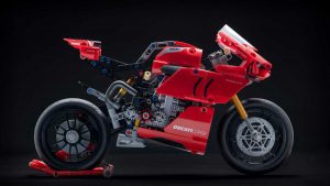 Ducati-Panigale-V4-R-Lego-12