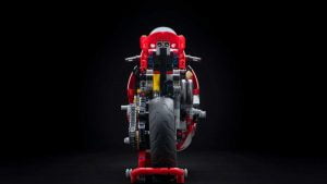 Ducati-Panigale-V4-R-Lego-14