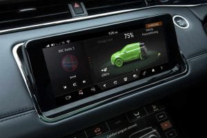 RR_EVQ_20MY_PHEV_220420_14_Km