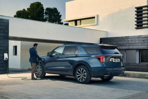 2020-Ford-Explorer-Plug-In-Hybrid-ST-Line-European-spec-12