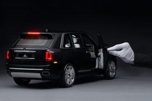 rolls-royce-cullinan-scale-model-3