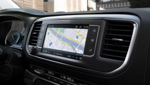 2021-peugeot-e-traveller-29