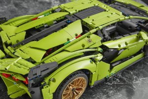 Lego-Technic-Lamborghini-Sian-71