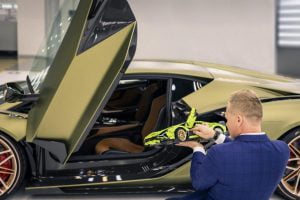 Lego-Technic-Lamborghini-Sian-8