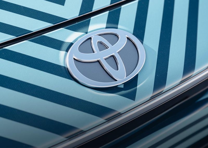 Toyota • baterii cu stare solidă