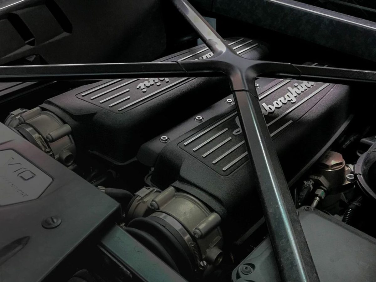 Lamborghini V10